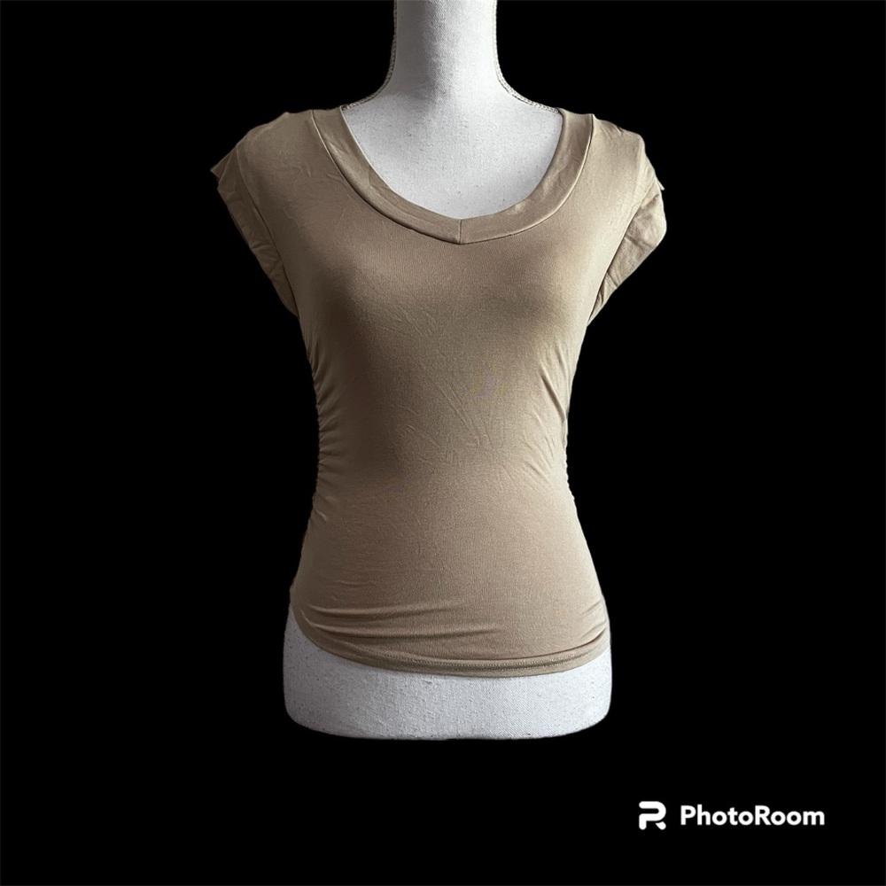 Runched waist slimming stretchy shirt with very short bell sleeves V neck MEDIUM